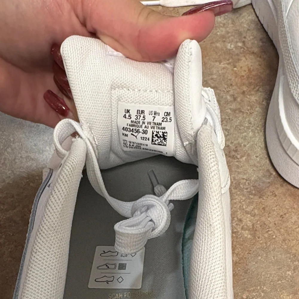 Puma White and Gold Women's Sneakers - Picture 4 of 5